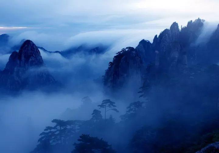 你下班后还呆在公司的原因是什么？